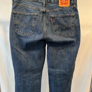 Levi 550 Jeans 35x32, very good condition